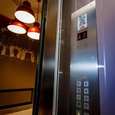 شقة Gorgeous Serviced Apartment In Frankfurt فرانكفورت